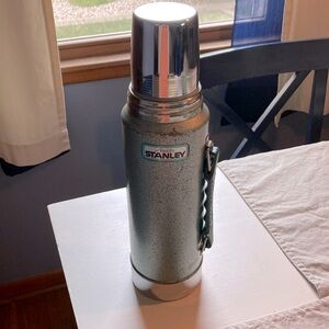 Vintage Aladdin Stanley insulated one quart container